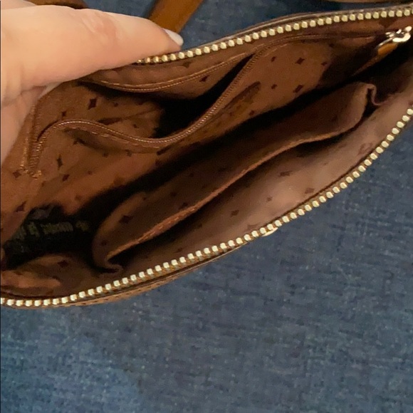 Fossil Crossbody - Picture 2 of 3